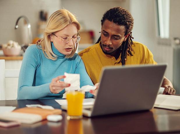 How to Dodge Fraudsters When You’re in Financial Distress