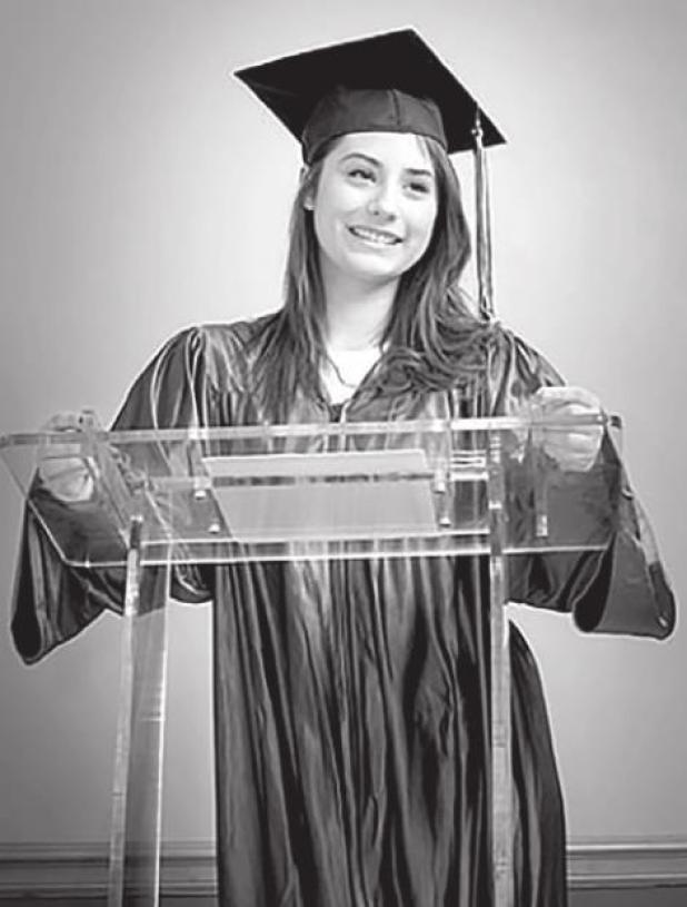 What’s the Difference Between Valedictorians and Salutatorians?