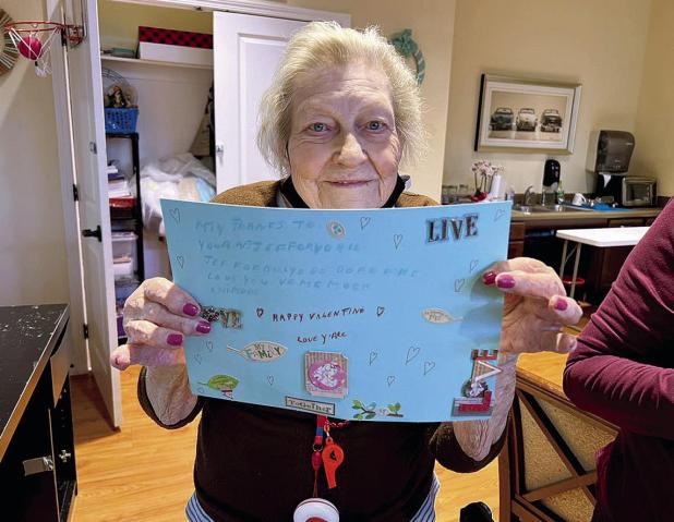 Forney Seniors Deliver Big Thanks to Local Mailmen