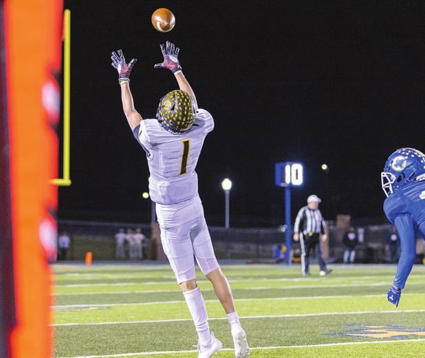 Pirates Win Key Matchup at Corsicana, 64-40