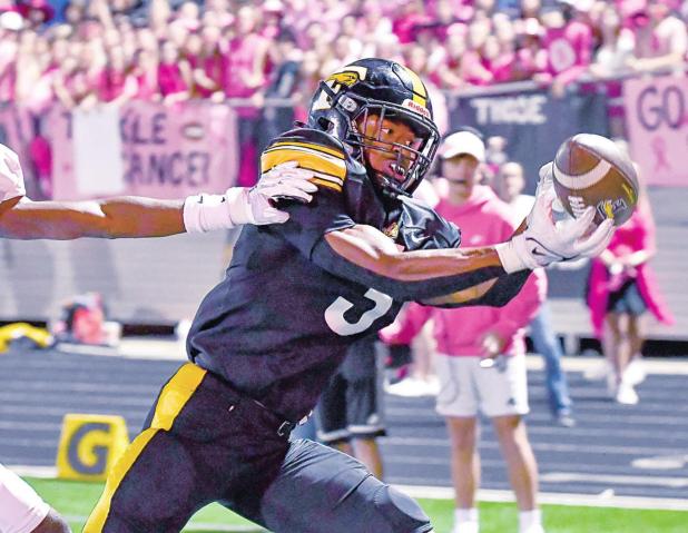 Jackrabbits Shipwreck Pirates 32-30 in Triple Overtime Thriller