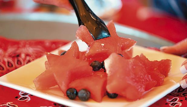 Watermelons are a favorite summer treat. Choose your watermelon by following these expert tips. (Sam Craft, Laura McKenzie/Texas A&amp;M AgriLife)